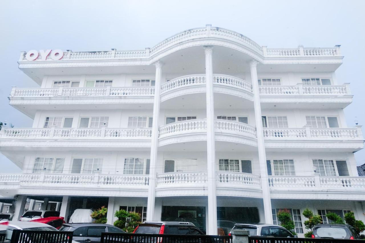 Oyo 696 Hasanah Guest House Syariah De Saphire Malang Buitenkant foto