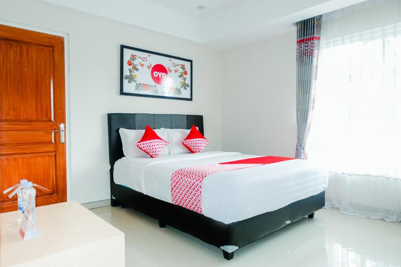 Oyo 696 Hasanah Guest House Syariah De Saphire Malang Buitenkant foto