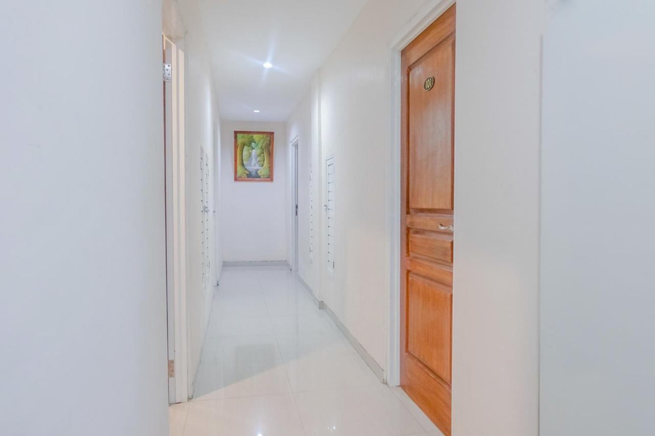 Oyo 696 Hasanah Guest House Syariah De Saphire Malang Buitenkant foto