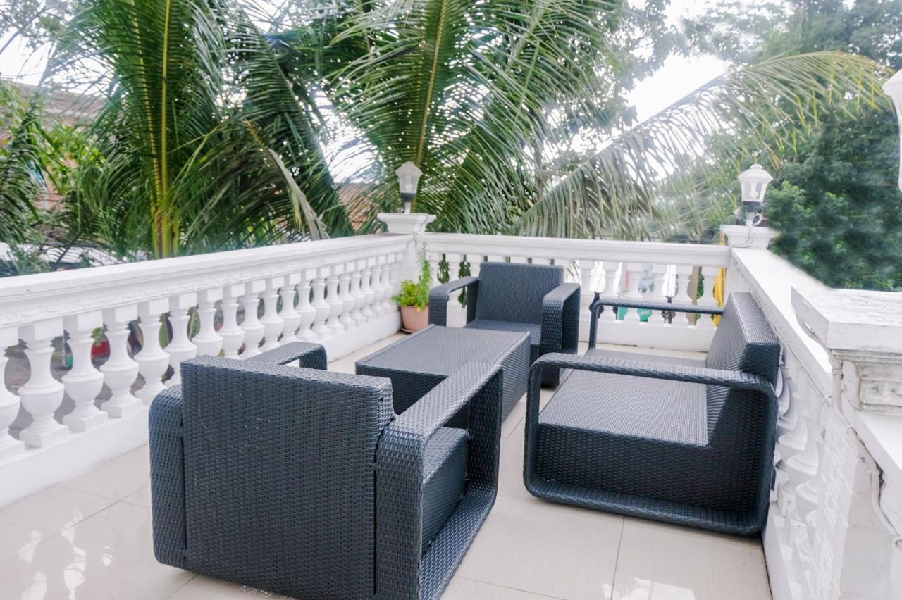 Oyo 696 Hasanah Guest House Syariah De Saphire Malang Buitenkant foto