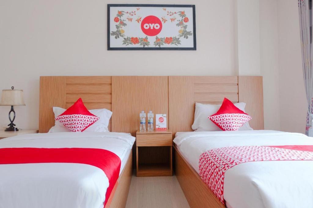 Oyo 696 Hasanah Guest House Syariah De Saphire Malang Buitenkant foto